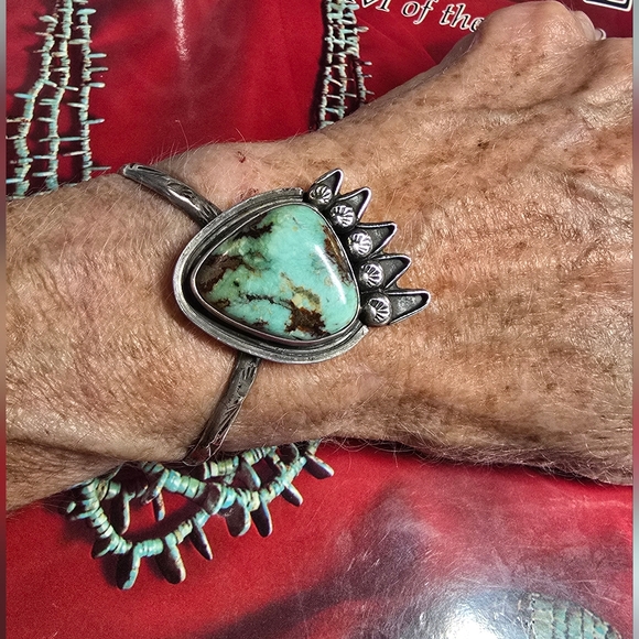 Navajo Jewelry - Vintage Native American Navajo Exquisite Sterling Silver Turquoise Cuff Bracelet